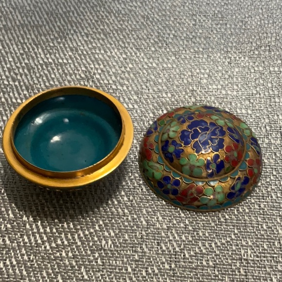 Vintage Chinese Cloisonné Trinket Box - Picture 2 of 4